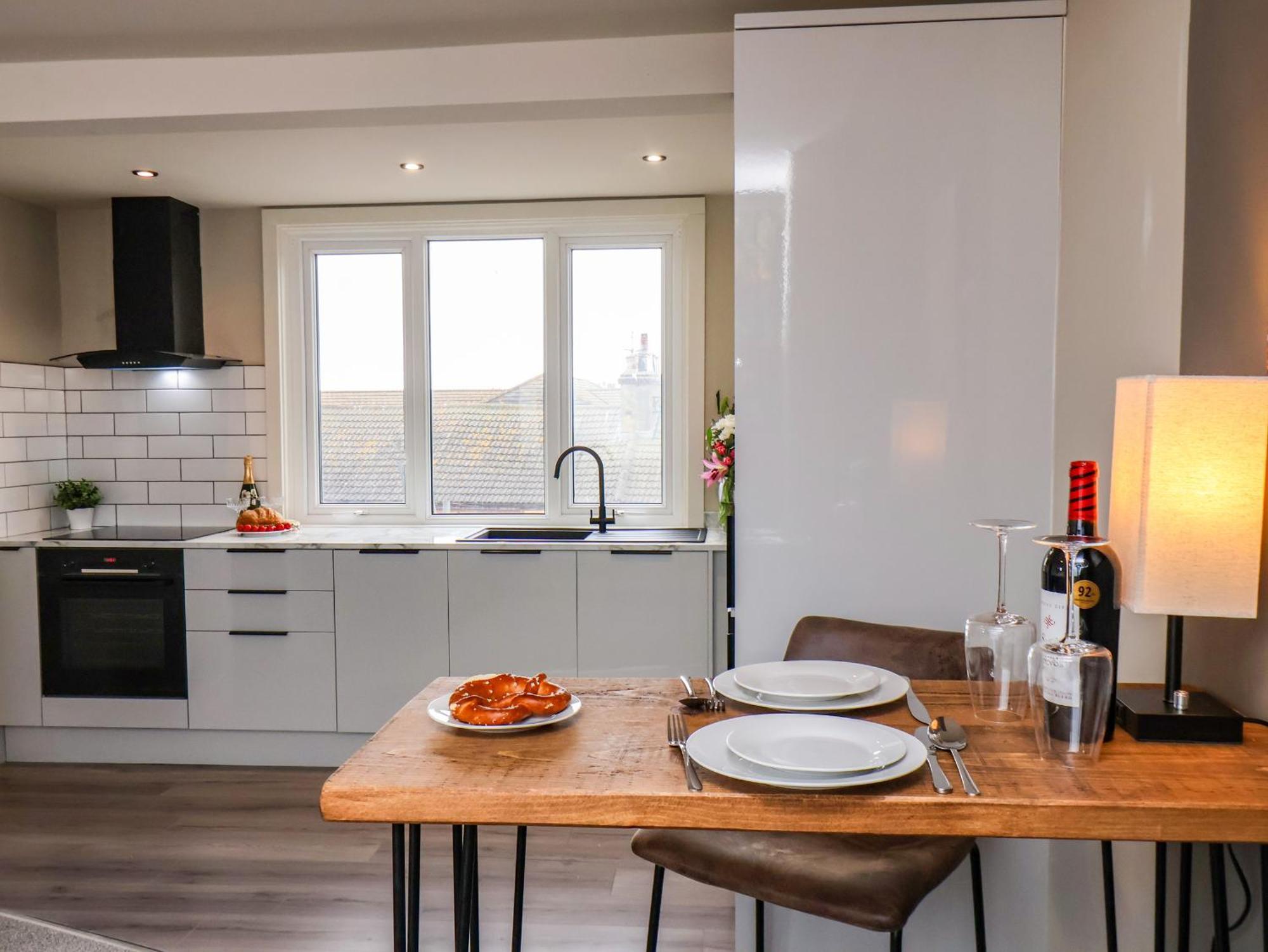 10 Hunter's Quay Apartment *