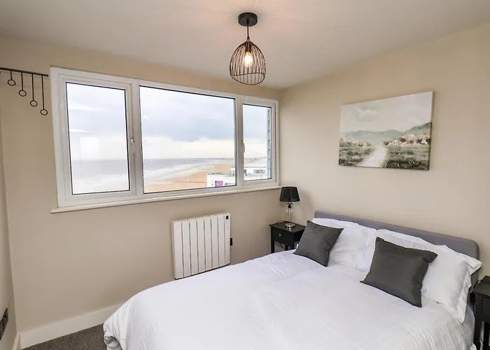 Apt 10 Hunter\'S Quay